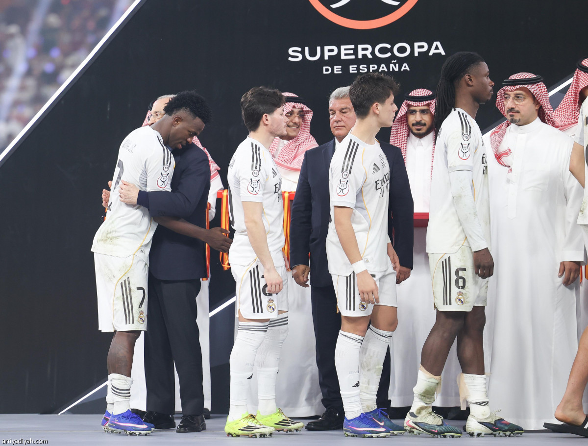 مشاهد من التتويج