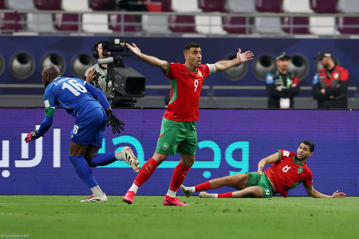 انطلاقة بثلاثية