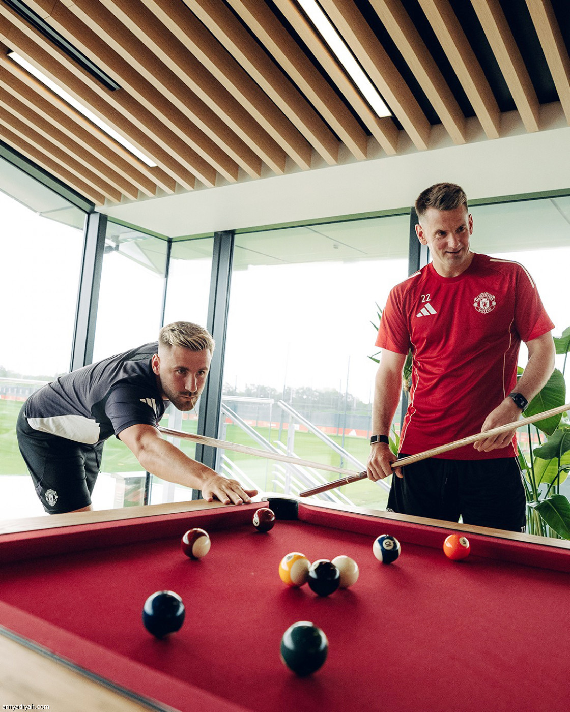 «كارينجتون» يغيّر الهوية