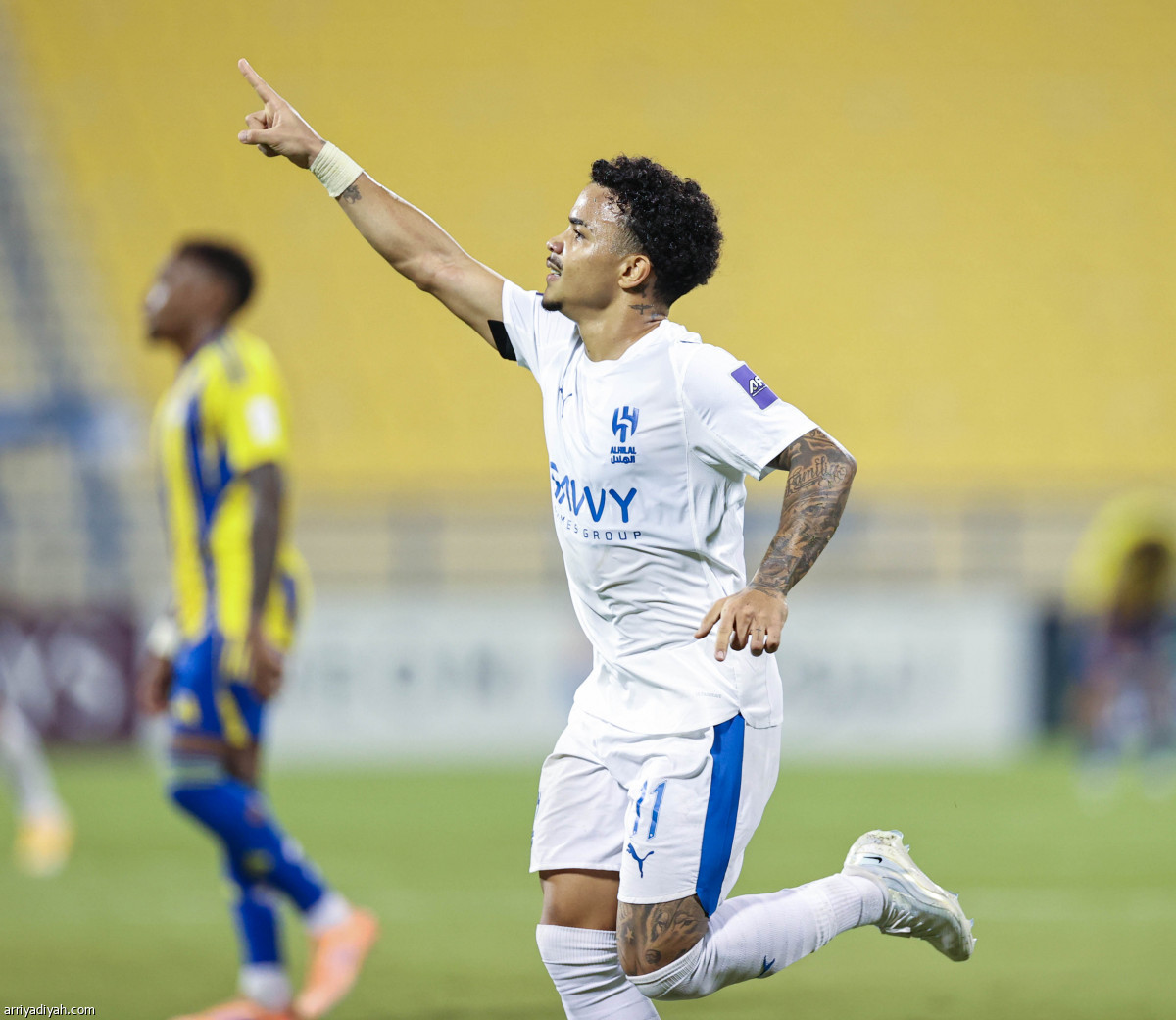 تعزيز صدارة الهلال