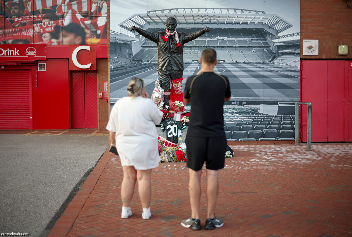 ليفربول يفتح دفتر التعازي